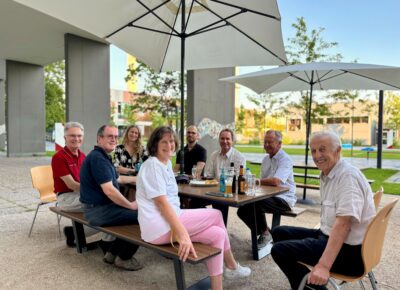 Entspannter Austausch beim Stammtisch im Juli