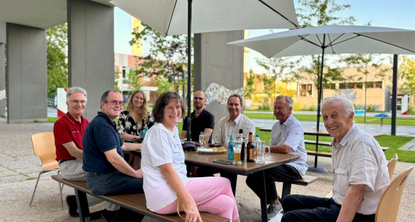 Entspannter Austausch beim Stammtisch im Juli